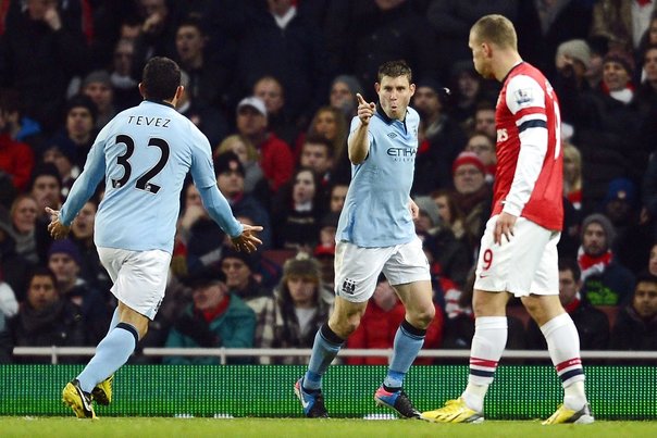 James Milner satte Manchester City i gang med et smukt mål i Citys 2-0 sejr ude over Arsenal. Foto: ADRIAN DENNIS
