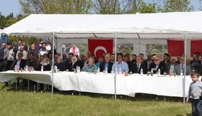 Første spadestik blev fejret med shawarmaer - 1