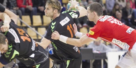 Henrik Hansen tager to år mere