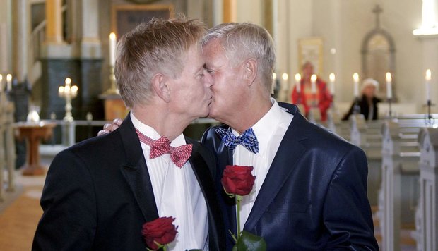 nationalt danmark har faaet sit foerste homoseksuelle aegtepar nationalt danmark har faaet sit foerste homoseksuelle aegtepar