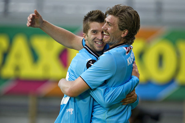  FCNs Andreas Laudrup jubler med Henrik Kildentoft efter sin scoring til 0-2. Foto: CLAUS FISKER