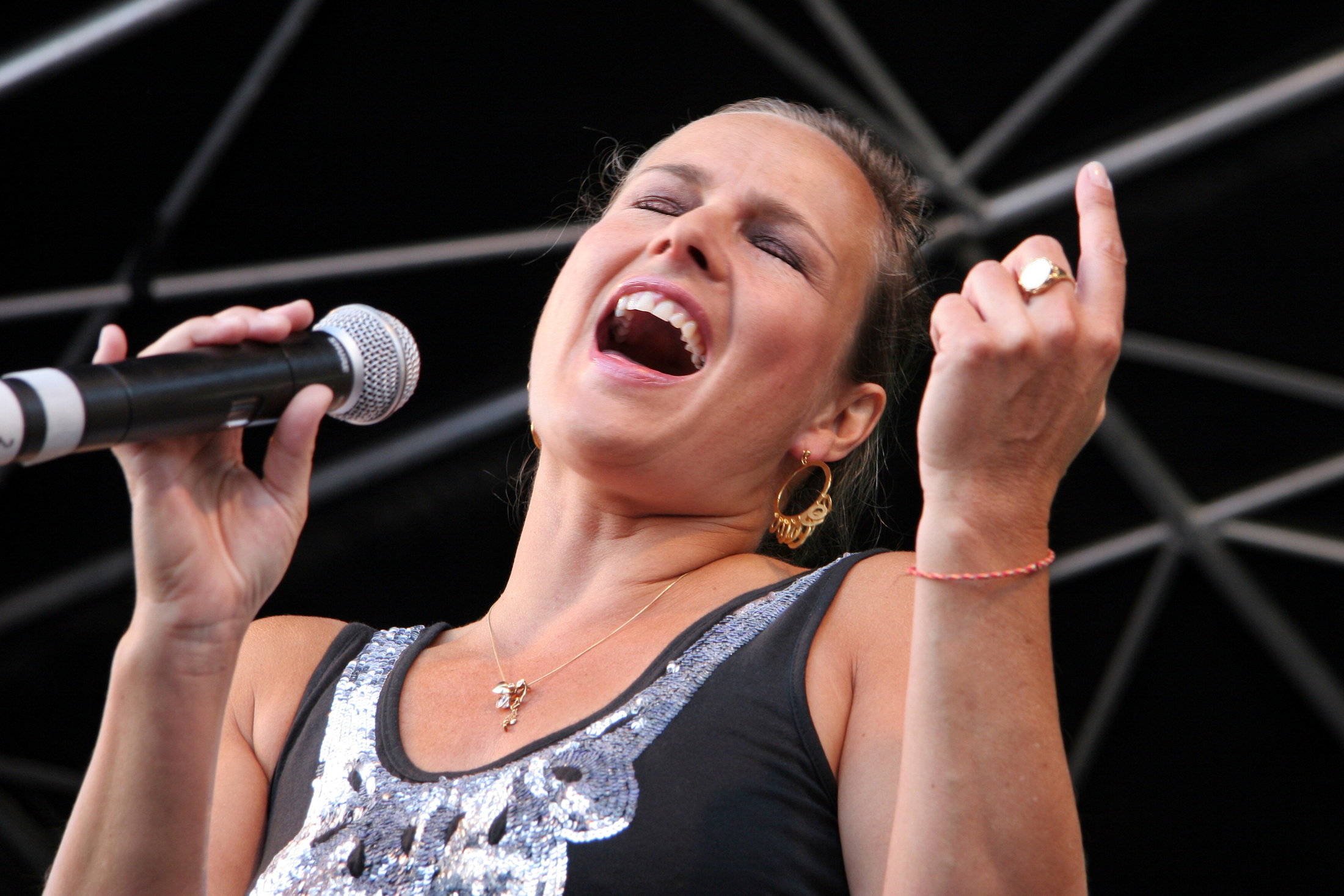 Fenger aktuel med ny musik Musik www.bt.dk
