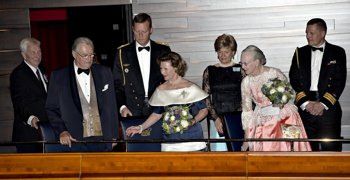 Festforestilling i Operaen ? To lande ? ?en historie