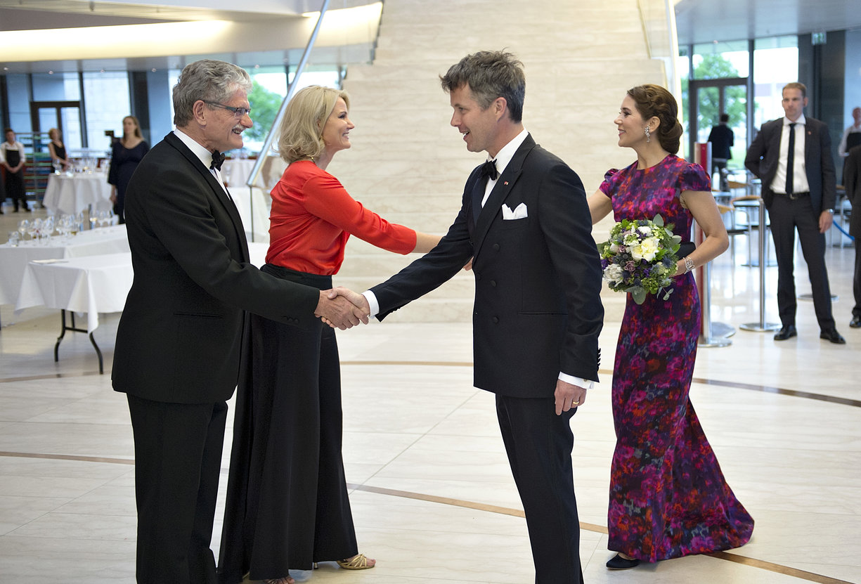 Festforestilling i Operaen ? To lande ? ?en historie