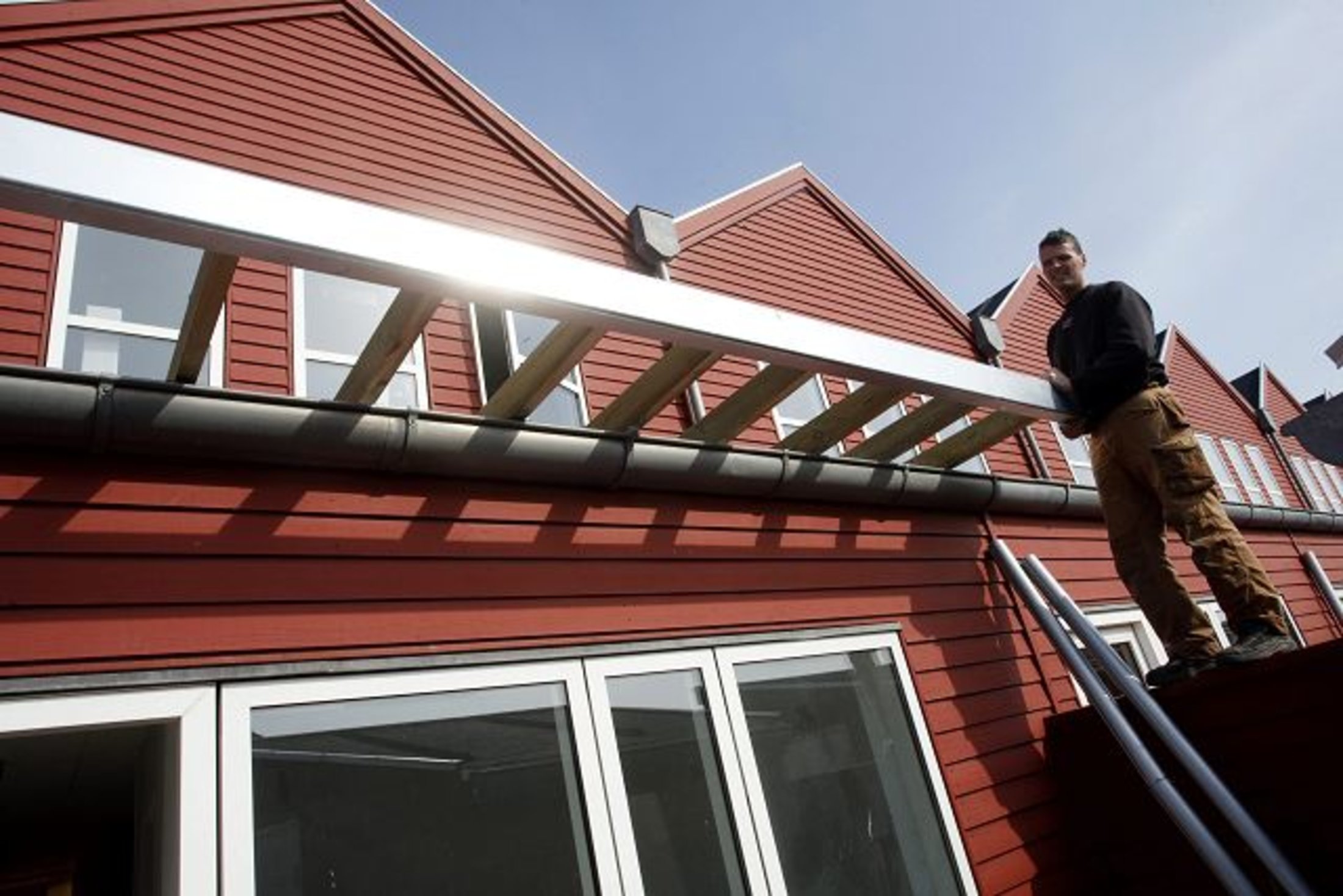 Turbulente røde fiskerhuse nu med altan ulfborg vemb ...