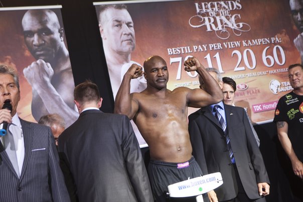 4052886-indvejning-brian-nielsen-evander-holyfield.jpg