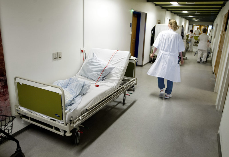 Overlæge siger op: »vi har ikke tid til at se alle patienterne ...