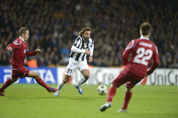 Juventus-træner Antonio Conte roser FCN. Billedet her er fra kampen i Parken. Foto: Liselotte Sabroe