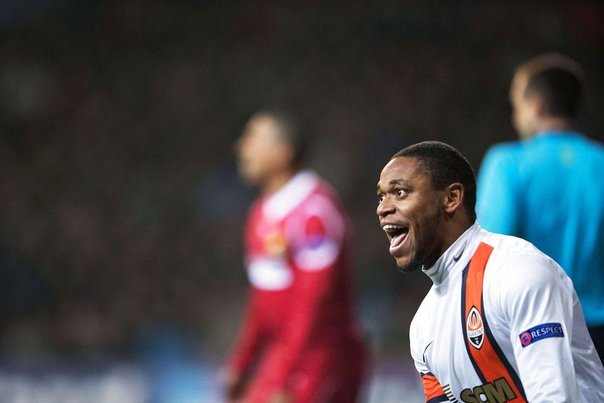 Nu angrer Luiz Adriano fra Shaktar Donetsk efter sit kontroversielle mål til 1-1. Det gjorde han ikke i kampen mod Nordsjælland. Foto: ANDREAS HILLERGREN