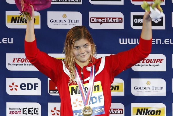 Lotte Friis fejrer sin guldmedalje Foto: IAN LANGSDON