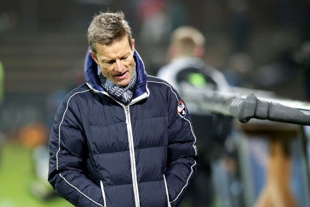 Sønderjyske-træner Lars Søndergaard sagde med et glimt i øjet efter sejren over AC Horsens, at han lige ville bidrage til underholdningen ved at få en bortvisningen. Foto: Niels Husted WWW.NHCFOTO.DK