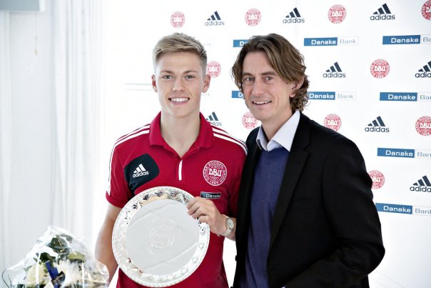 DBU pressemøde med Morten Olsen forud for ligalandskamp og overrækkelse af talentpriser 2012. Viktor Fischer. Foto: Casper Christoffersen