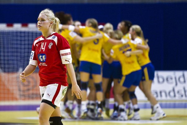 Sverige (i baggrunden) og Norge var opmærksomme på regelændringen forud for EM i Serbien. Foto: © Lars Rønbøg, Sportsagency.d
