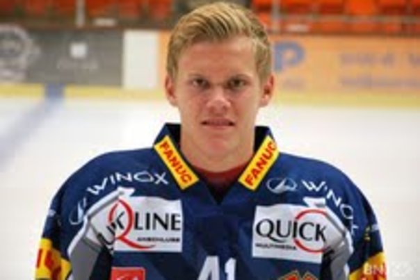16-årige Nikolaj Ehlers bliver den yngste i schweizisk topishockey og er et kendt navn i de store ishockeynationer. Foto: Ikke oplyst