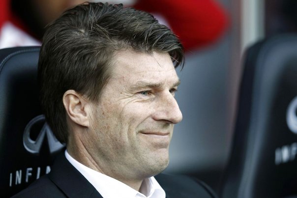 Smil bare, Laudrup. Roserne vælter ned over dig i øjeblikket. Foto: Andrew Boyers