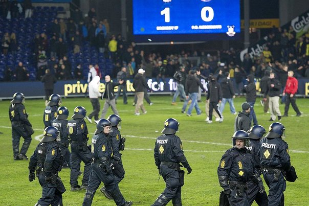 Kampen mellem Brøndby og FCK i DBU Pokalen kostede Emil Bakkendorf jobbet. Foto: Keld Navntoft
