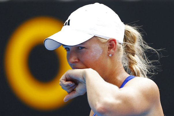 Caroline Wozniacki led i varmen i Sydney og røg ud i anden runde. Foto: DANIEL MUNOZ