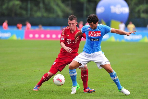 Pierre Emil Højbjerg (bagerst i rødt) har fået sin førsteholdsdebut i Bayern München. Foto: GIUSEPPE CACACE (arkivfoto)